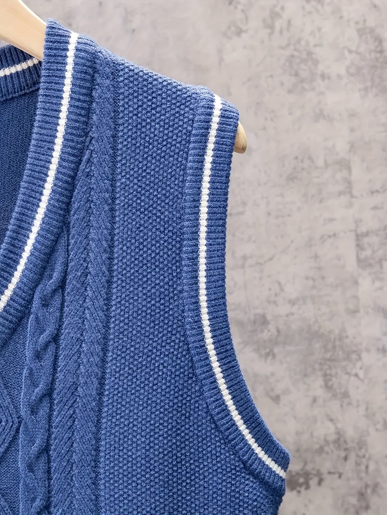 Gilet sans manches en viscose bleue pour homme - Design torsadé décontracté et sportif, col en V, élasticité moyenne, idéal pour la randonnée, les tenues décontractées et les activités de plein air.