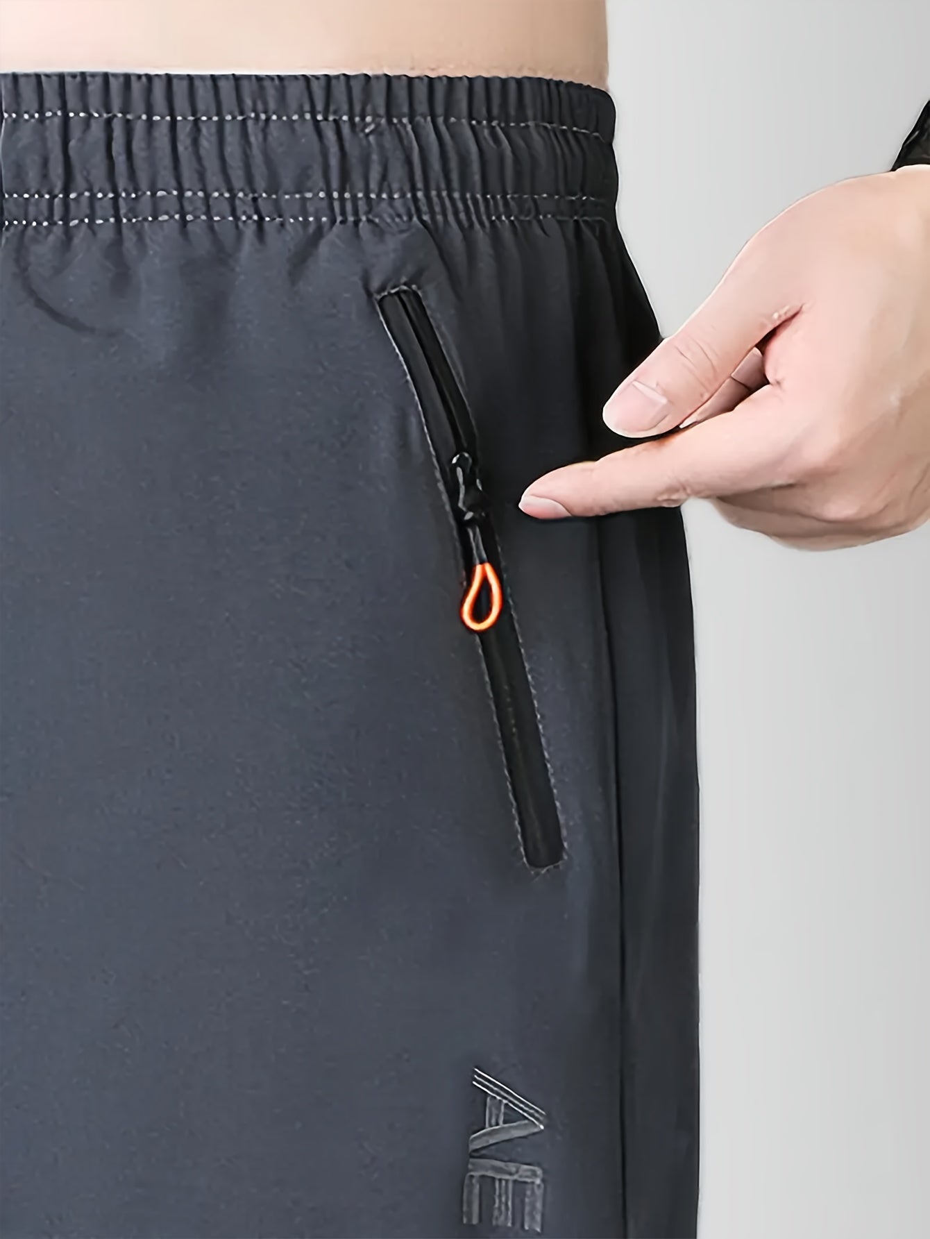 1pc Ice Slippy Fiber Fabric Casual Men's Quick-Dry Five-Pocket Summer Shorts Suitable for Running, Fitness, Basketball, etc